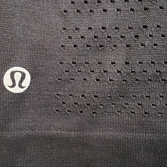 Lululemon • Black Breeze By Short Sleeve Tee - Picture 6 of 6